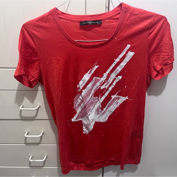 Authentic Red- Balenciaga T-Shirt - Picture 1 of 5